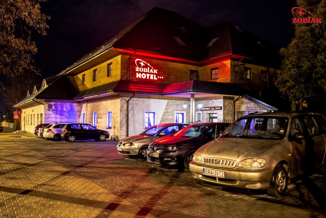 Отель Hotel Zodiak Радомско-4